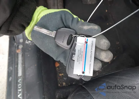 2005 Volvo V70 2.4 z USA, uszkodzony, nr VIN YV1SW612451478248